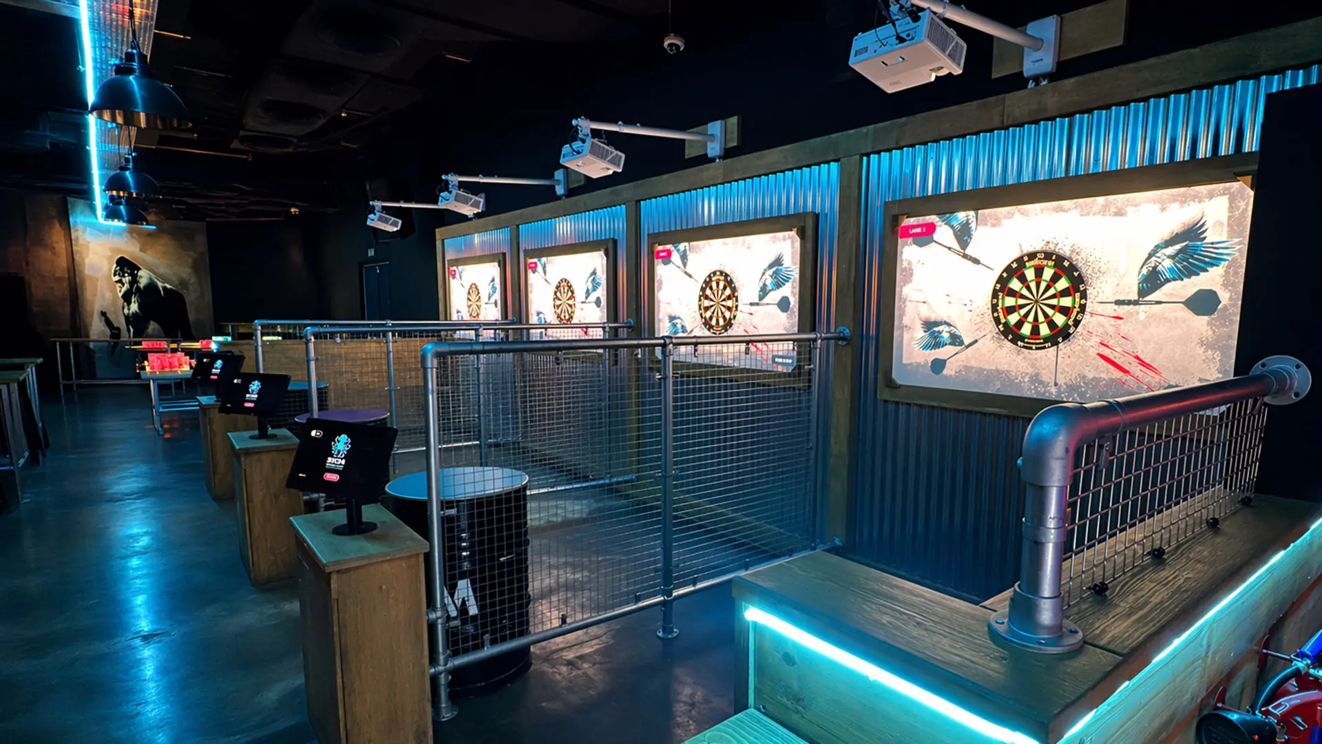 challange-bar-axe-throwing Axe throwing lanes in Social bar/Challange bar