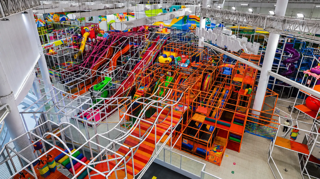HBL big indoor plat center Big indoor play center from above