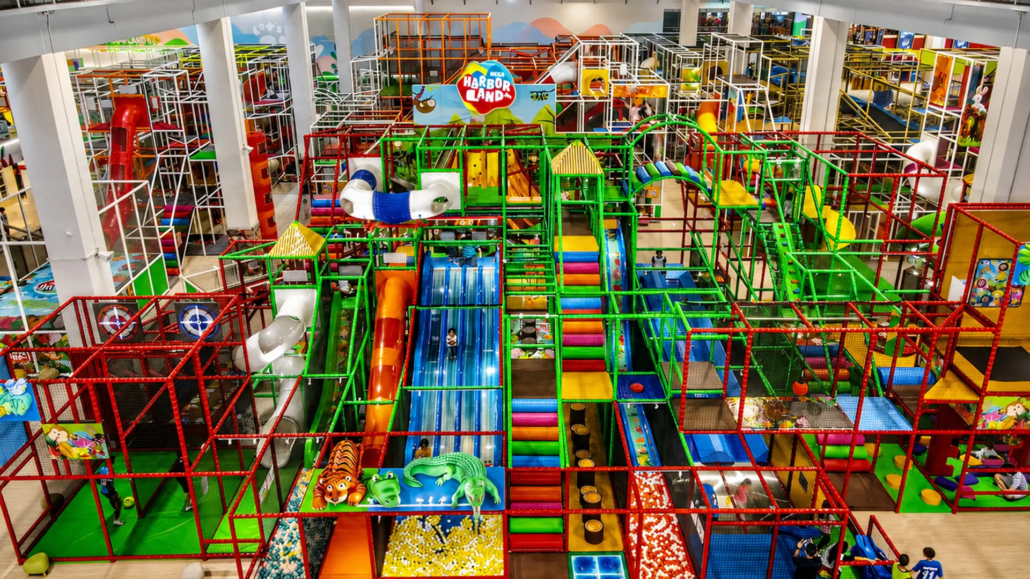 big indoor play center HBL Indoor play center / family entertainment center