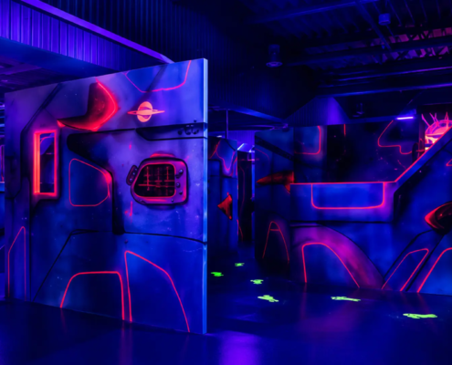 Lazer zone arena with aliens